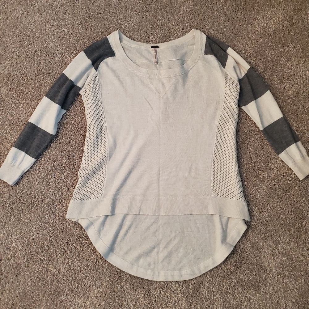 Grey & beige 3/4 top